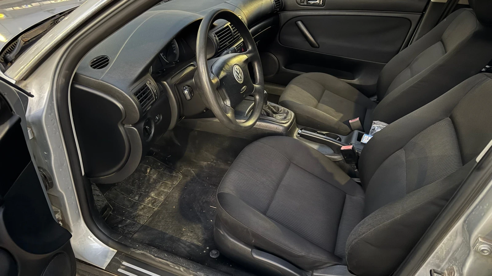 VW Passat 1.9tdi 101к.с.27 евро данък, снимка 7 - Автомобили и джипове - 56569650