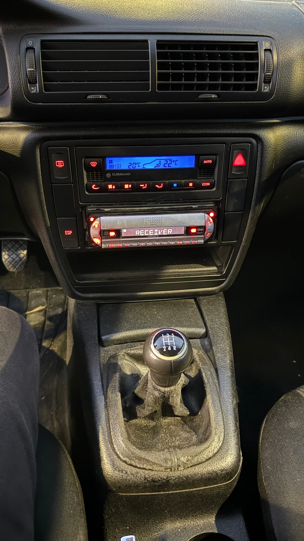 VW Passat 1.9tdi 101к.с.27 евро данък, снимка 13 - Автомобили и джипове - 56569650