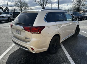 Mitsubishi Outlander PHEV S-AWC* Шибидах* Подгрев* Задна камера* 4х4* , снимка 7