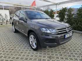 VW Touareg 3.0TDI-239кс= АВТОМАТ= 8ck= 4x4= LED= NAVI= ПОДГРЕ, снимка 2