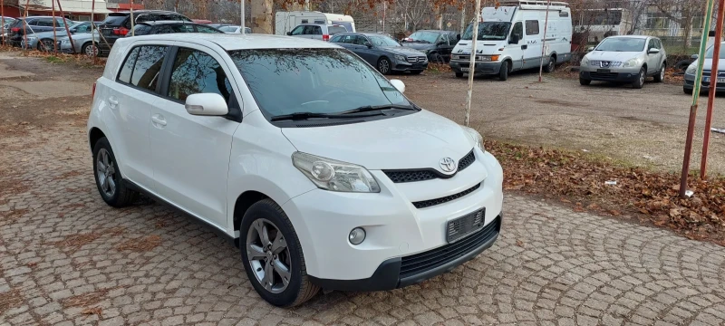 Toyota Urban Cruiser  1.4d4d/4х4/6-Скорости, снимка 8 - Автомобили и джипове - 48417756