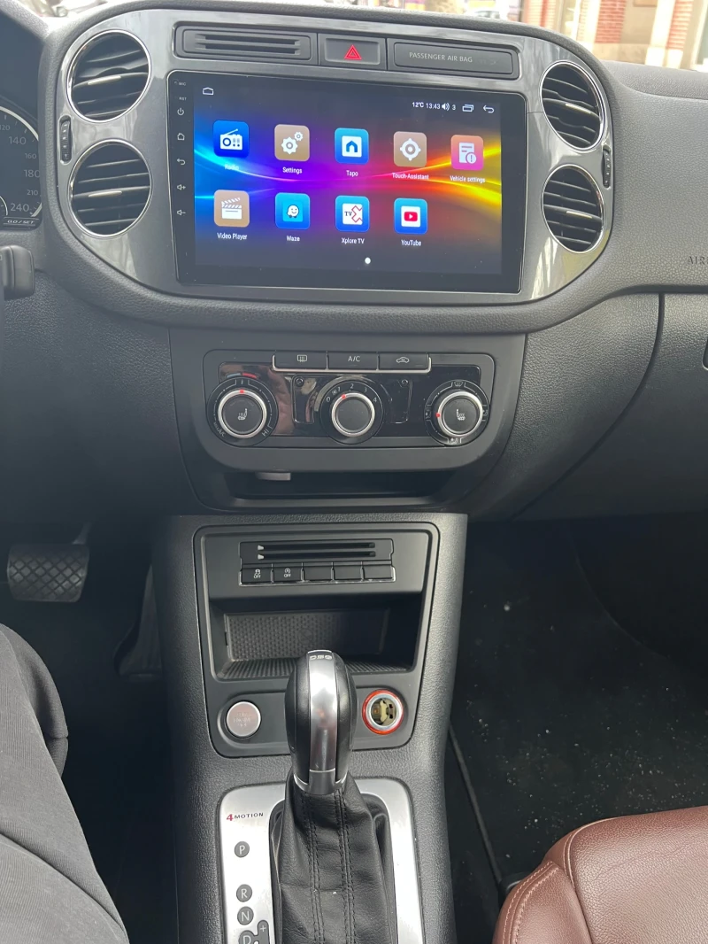 VW Tiguan  2.0TDI AUTOMAT 4х4, снимка 14 - Автомобили и джипове - 52657327