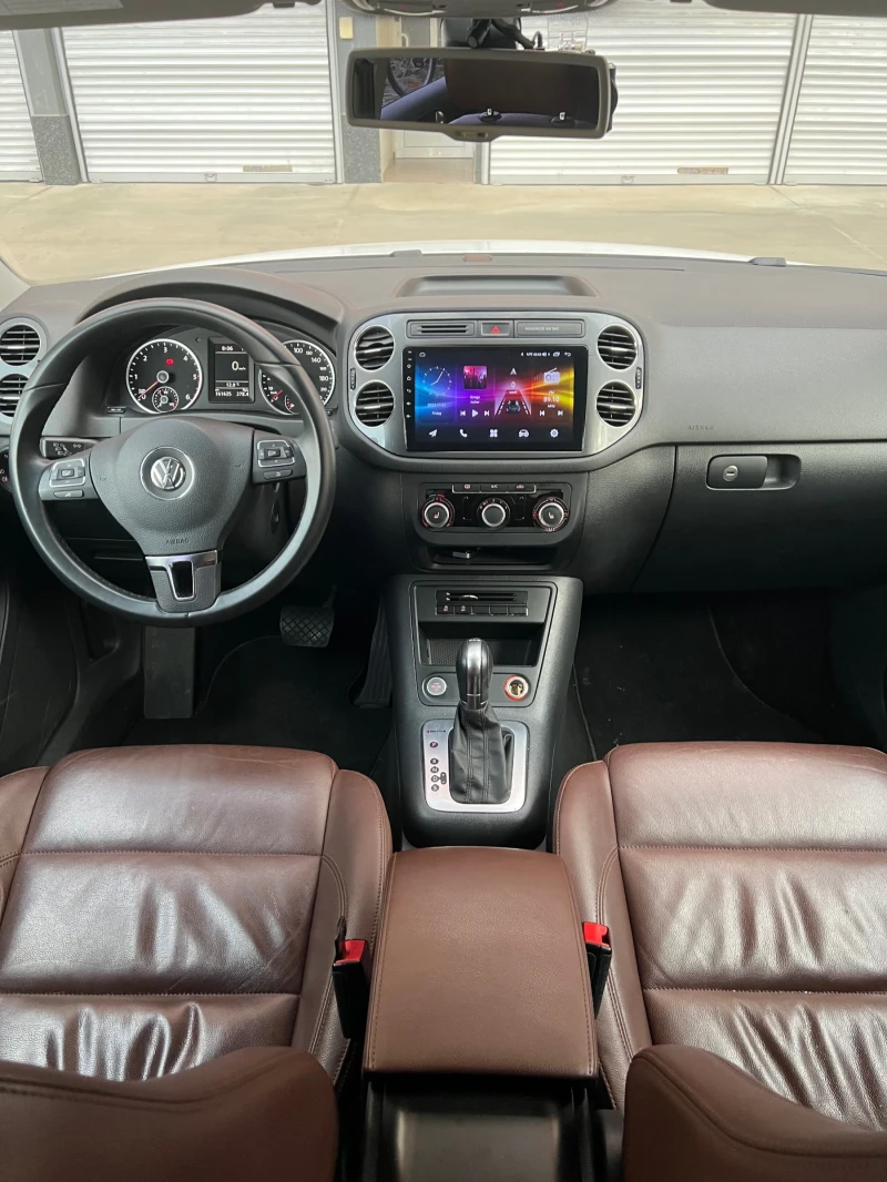 VW Tiguan  2.0TDI AUTOMAT 4х4, снимка 2 - Автомобили и джипове - 52657327