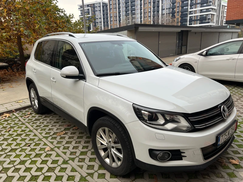 VW Tiguan  2.0TDI AUTOMAT 4х4, снимка 11 - Автомобили и джипове - 52657327