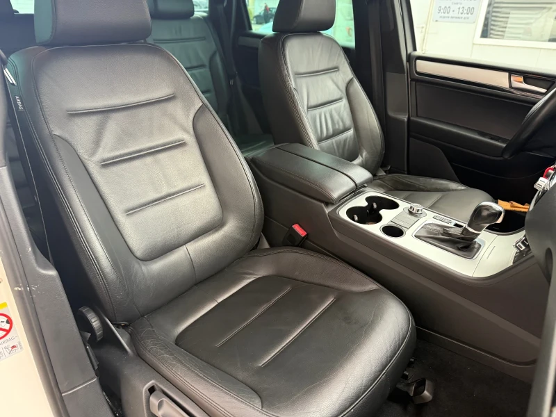 VW Touareg 4Motin+ Off-road+ 3.0TDIV6+ 245kc+ Euro5A+ Led, снимка 10 - Автомобили и джипове - 52646534