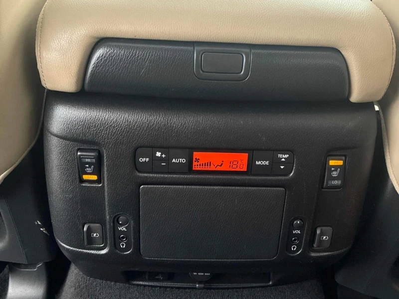 Nissan Armada * 4x4 * CARFAX * БЕЗ ПЪРВОНАЧАЛНА ВНОСКА, снимка 15 - Автомобили и джипове - 53203859