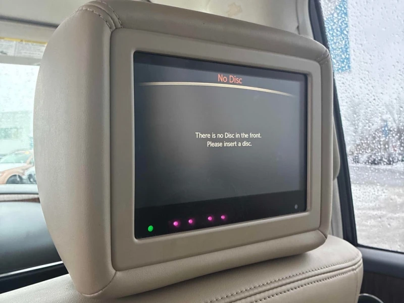 Nissan Armada * 4x4 * CARFAX * БЕЗ ПЪРВОНАЧАЛНА ВНОСКА, снимка 12 - Автомобили и джипове - 53203859