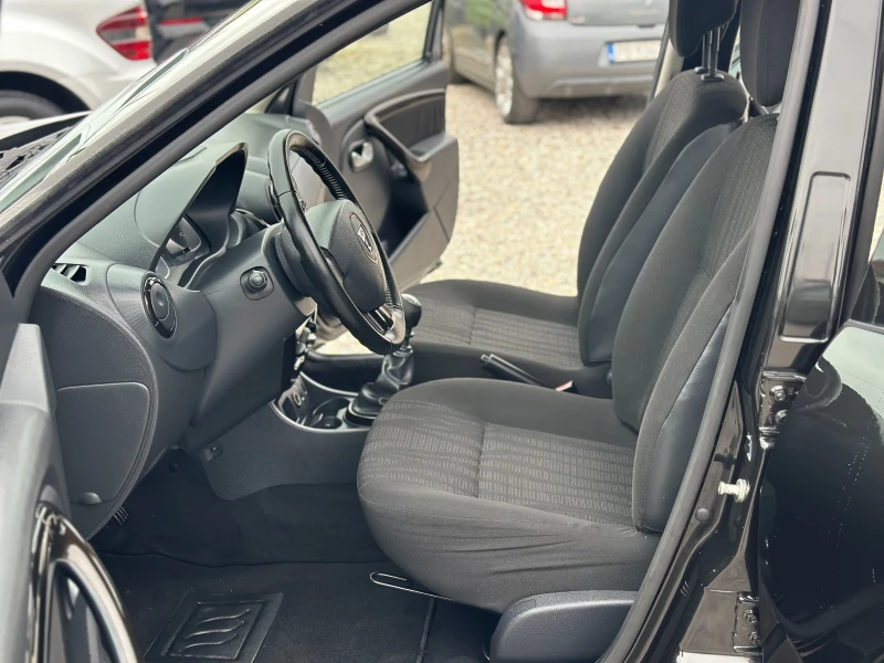 Dacia Duster 1.5 DCI, снимка 12 - Автомобили и джипове - 53324978