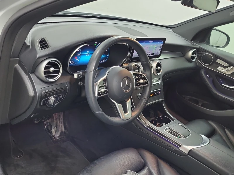 Mercedes-Benz GLC 300 4MATIC* DISTRONIC* 360CAMERA* LANE-ASSIST* PANOROO, снимка 8 - Автомобили и джипове - 53340873