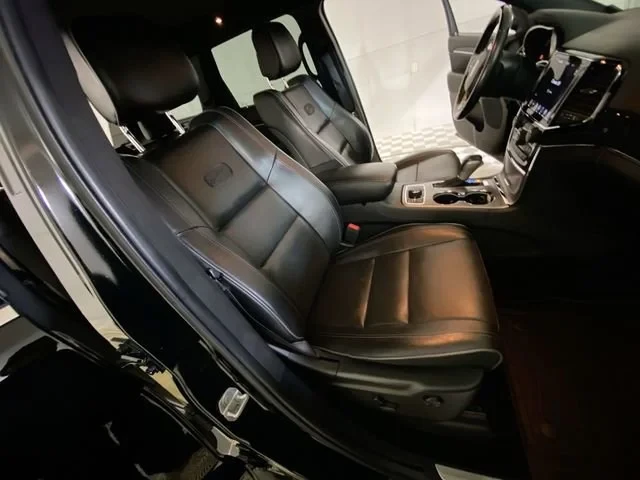 Jeep Grand cherokee Overland, снимка 13 - Автомобили и джипове - 54491795