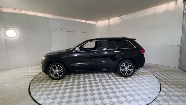 Jeep Grand cherokee Overland, снимка 4 - Автомобили и джипове - 54491795