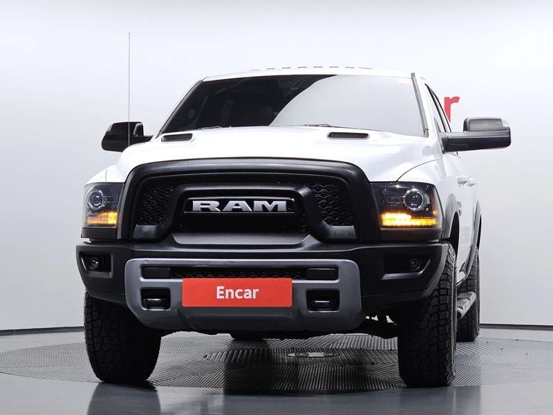 Dodge Ram 5.7 5.7 Automatic, снимка 3 - Автомобили и джипове - 55813621