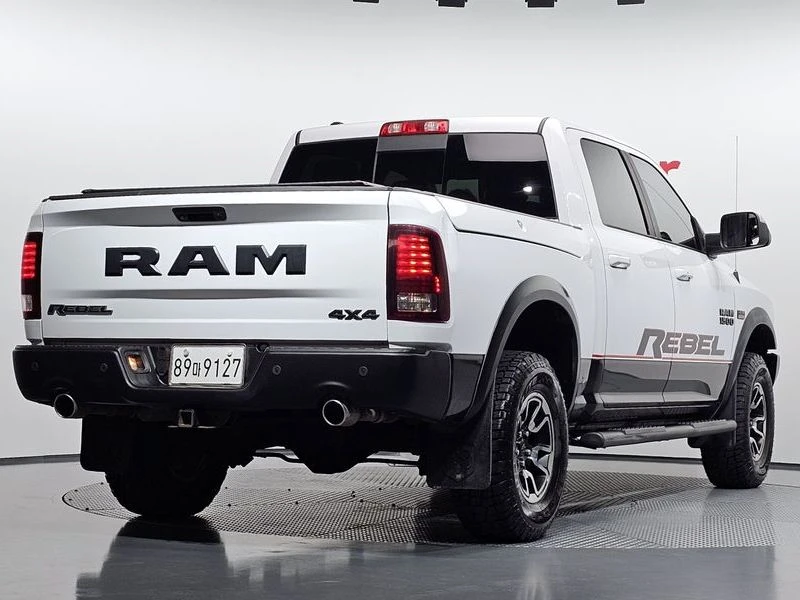 Dodge Ram 5.7 5.7 Automatic, снимка 2 - Автомобили и джипове - 55813621