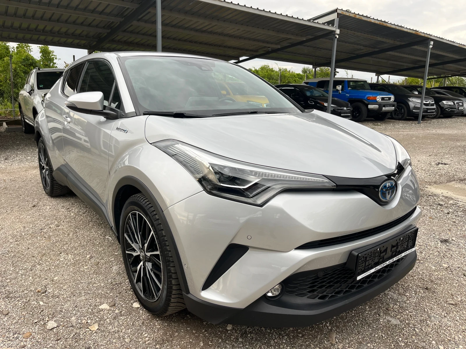 Toyota C-HR 1.8/ 122к.с/ ХИБРИД / КОЖА / НАВИГАЦИЯ / ФУУЛ / - изображение 3