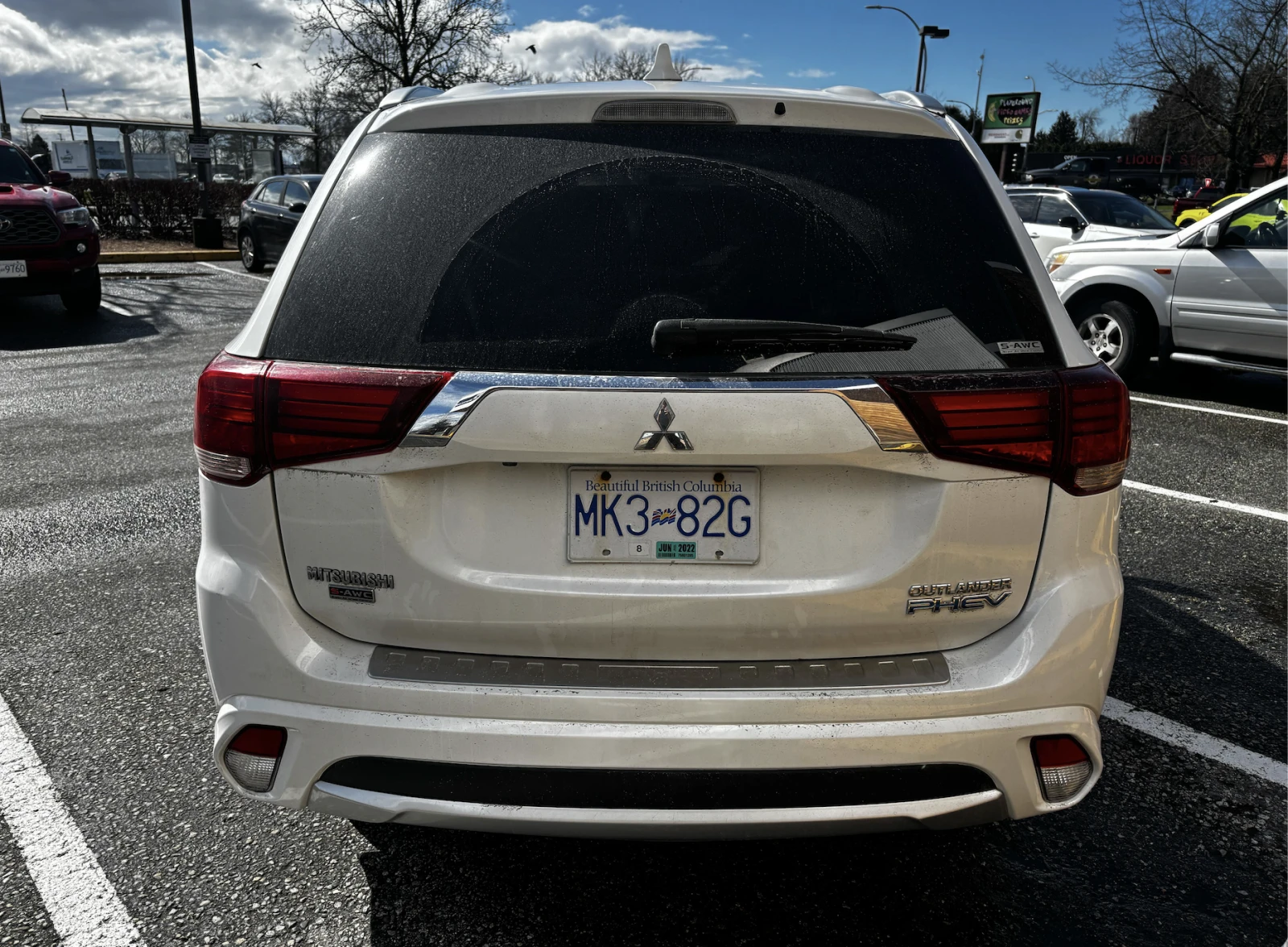 Mitsubishi Outlander PHEV S-AWC* Шибидах* Подгрев* Задна камера* 4х4* , снимка 8 - Автомобили и джипове - 54042737