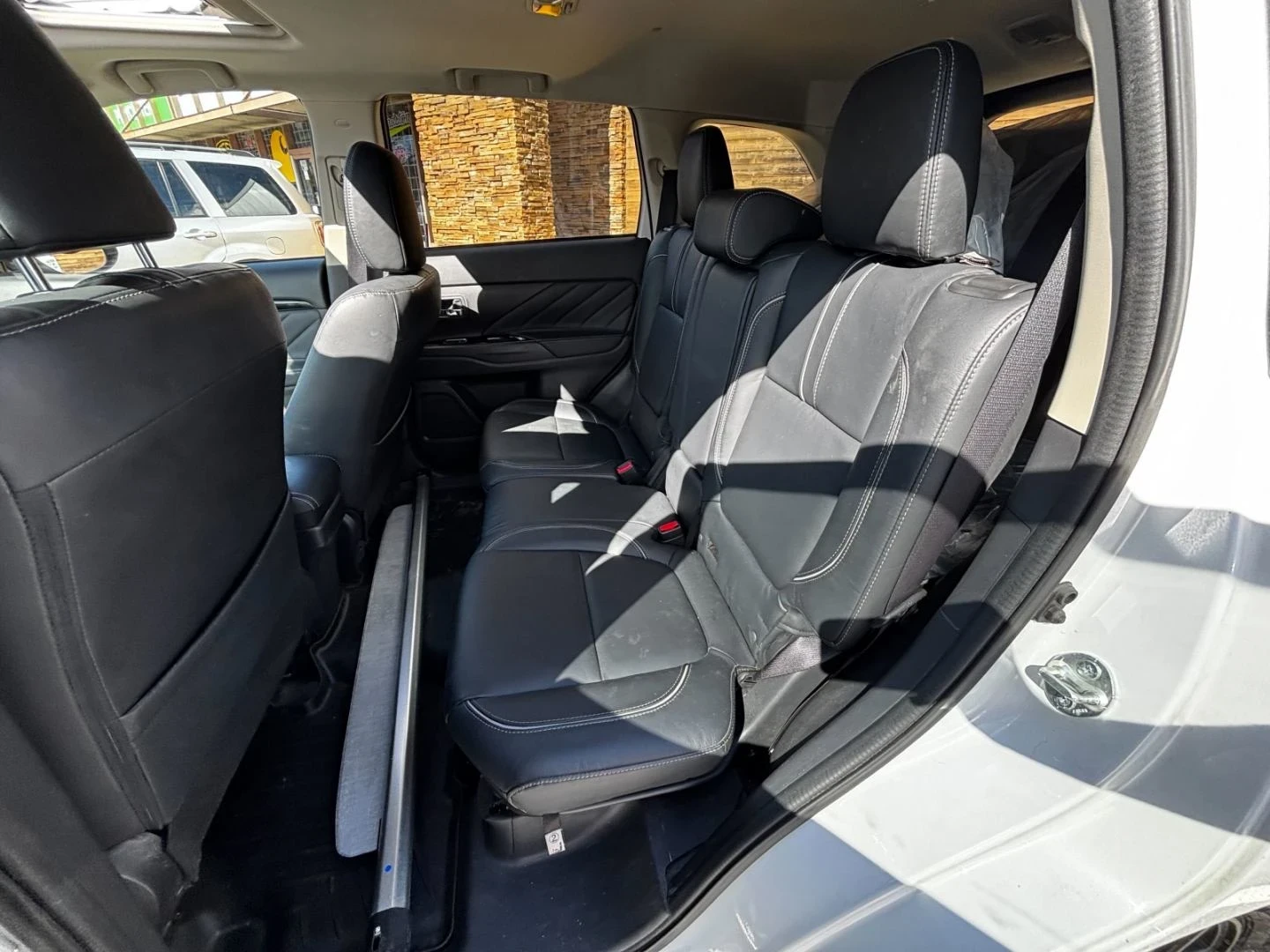 Mitsubishi Outlander PHEV S-AWC* Шибидах* Подгрев* Задна камера* 4х4* , снимка 14 - Автомобили и джипове - 54042737