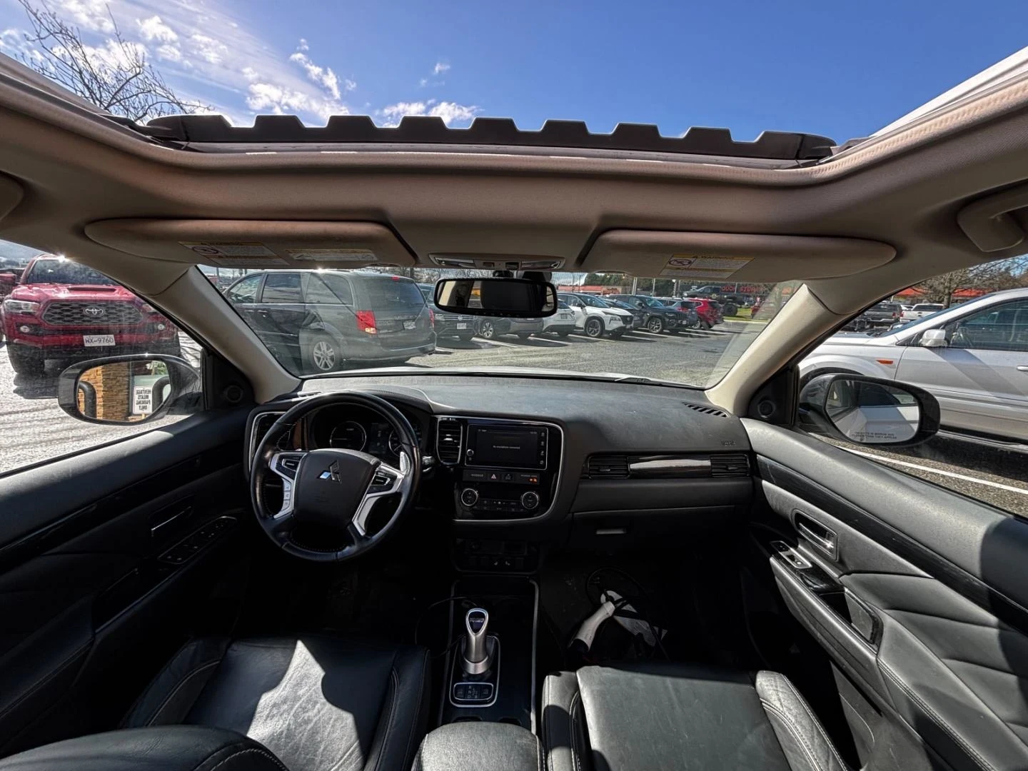 Mitsubishi Outlander PHEV S-AWC* Шибидах* Подгрев* Задна камера* 4х4* , снимка 9 - Автомобили и джипове - 54042737