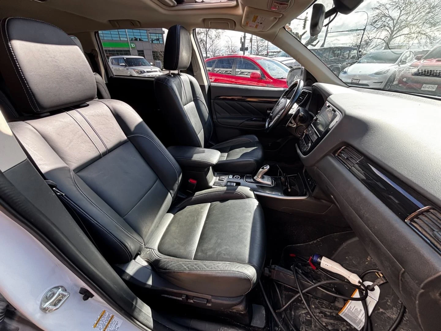 Mitsubishi Outlander PHEV S-AWC* Шибидах* Подгрев* Задна камера* 4х4* , снимка 11 - Автомобили и джипове - 54042737