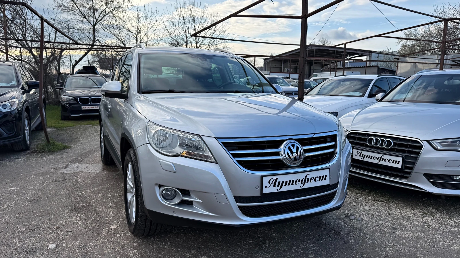 VW Tiguan 2.0TDI 4X4 НАВИ ПАРК АСИСТЕНТ , снимка 2 - Автомобили и джипове - 54093360