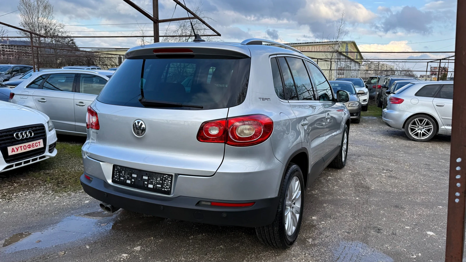 VW Tiguan 2.0TDI 4X4 НАВИ ПАРК АСИСТЕНТ , снимка 4 - Автомобили и джипове - 54093360