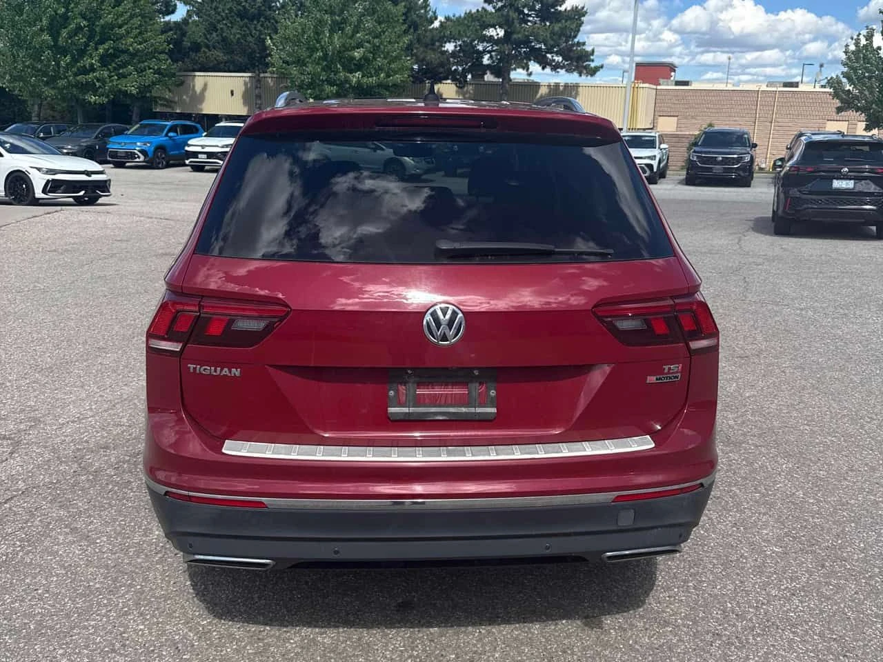 VW Tiguan * Highline * ГЛАВНО ПРЕДСТАВИТЕЛСТВО* ПАНО* DIGITA, снимка 4 - Автомобили и джипове - 54995998