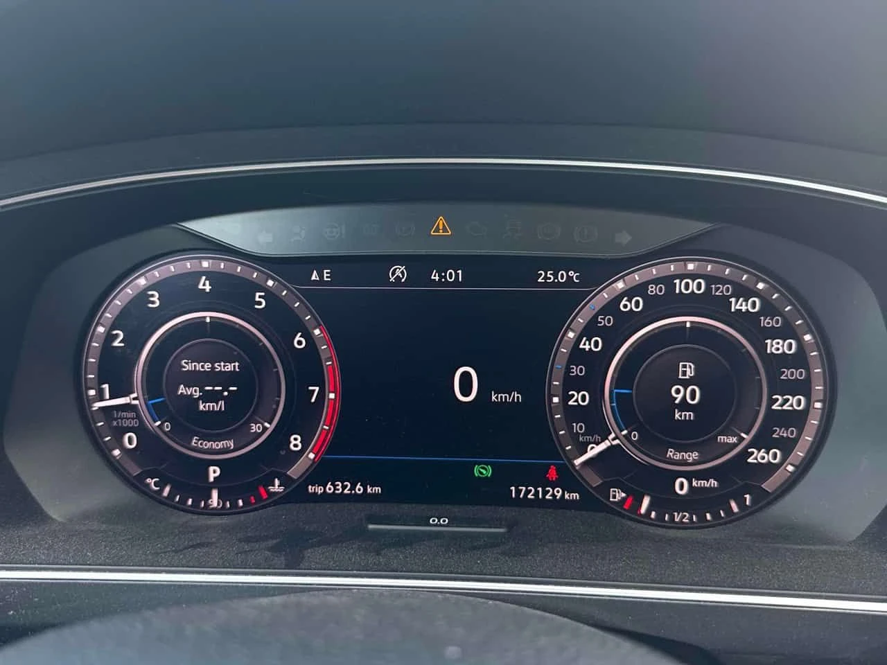 VW Tiguan * Highline * ГЛАВНО ПРЕДСТАВИТЕЛСТВО* ПАНО* DIGITA, снимка 8 - Автомобили и джипове - 54995998
