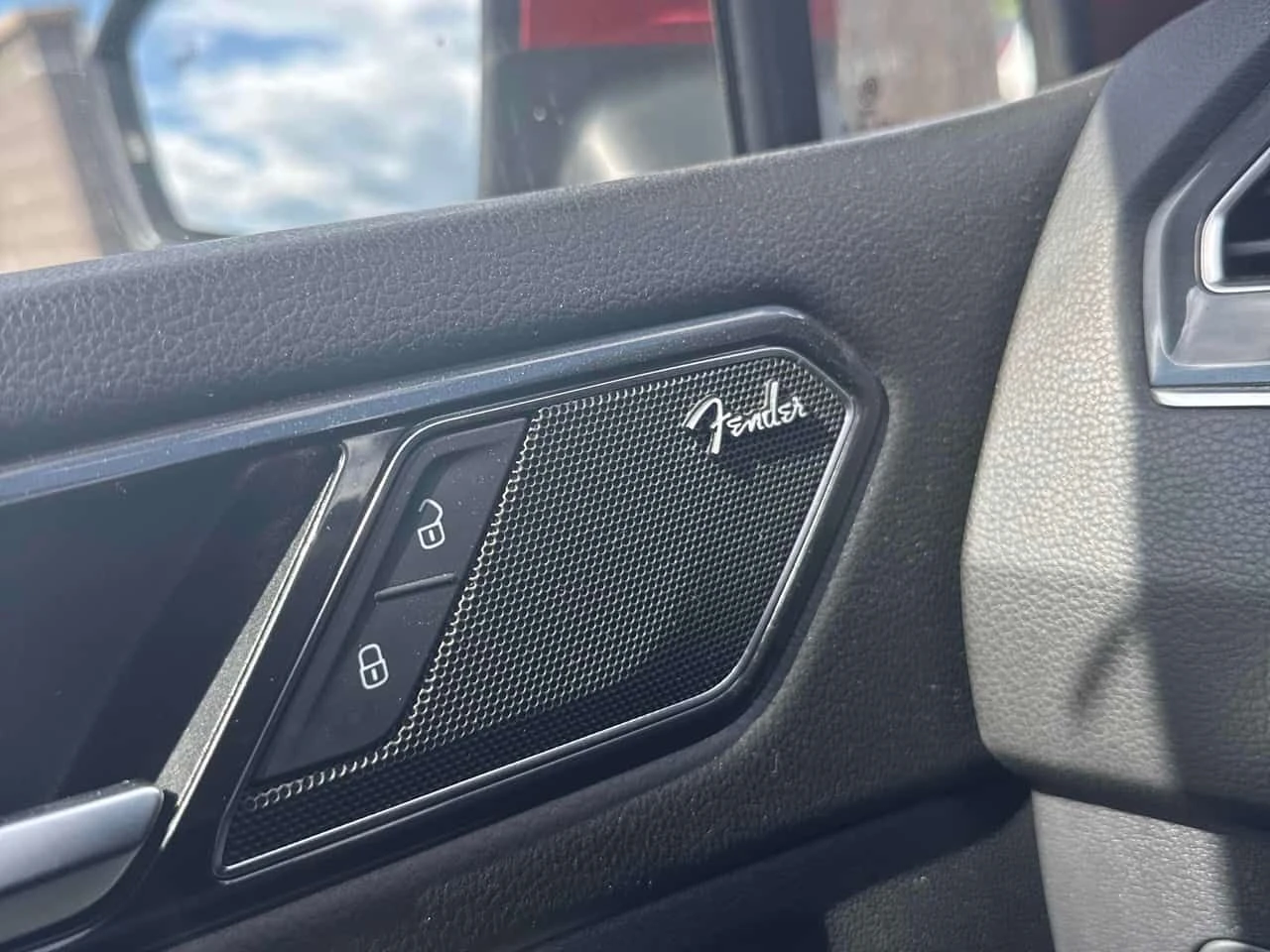 VW Tiguan * Highline * ГЛАВНО ПРЕДСТАВИТЕЛСТВО* ПАНО* DIGITA, снимка 12 - Автомобили и джипове - 54995998