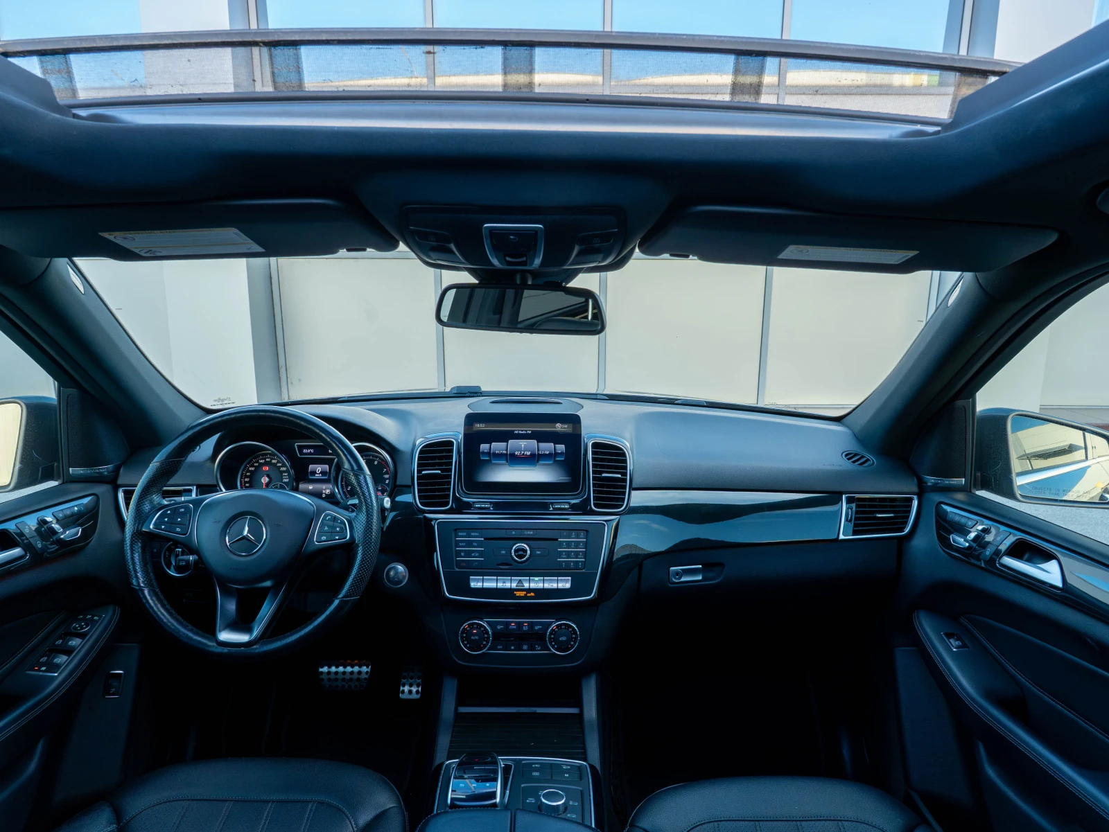 Mercedes-Benz GLE 400 AMG 4Matic Panorama Distronic Memory 360 Camera, снимка 9 - Автомобили и джипове - 55191494
