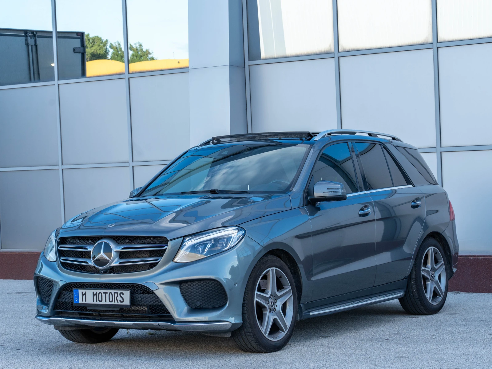 Mercedes-Benz GLE 400 AMG 4Matic Panorama Distronic Memory 360 Camera, снимка 3 - Автомобили и джипове - 55191494