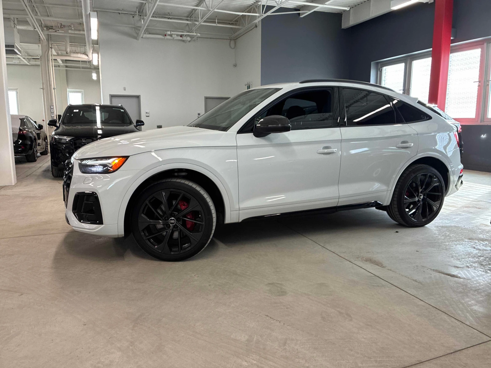 Audi SQ5 * Technik * CARFAX * ОПЦИЯ ЗА ФИНАНСИРАНЕ, снимка 2 - Автомобили и джипове - 56156292