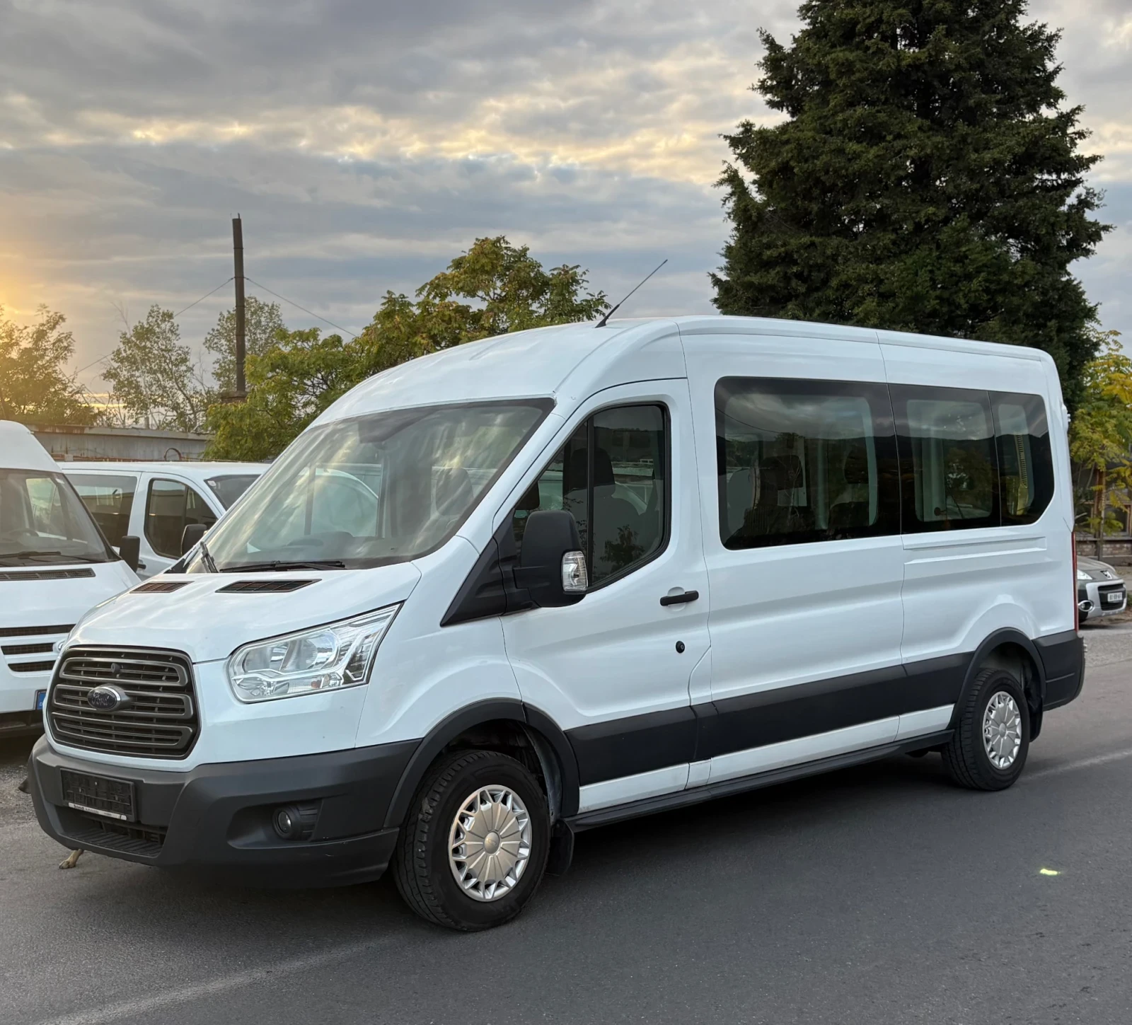 Ford Transit 9-МЕСТЕН! КЛИМА! ПЪЛНА СЕРВИЗНА ИСТОРИЯ!!!