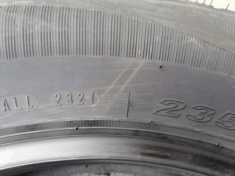 Гуми Зимни 235/65R17, снимка 9 - Гуми и джанти - 34239599