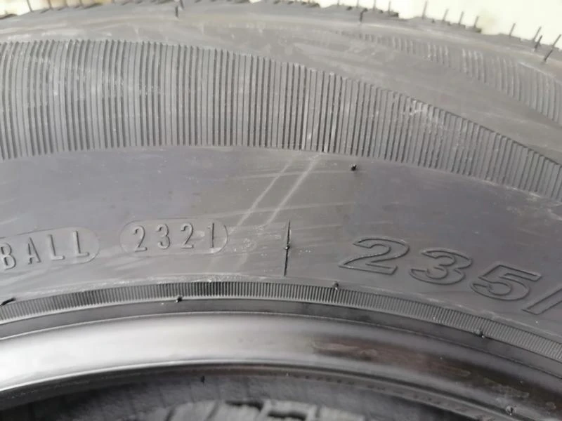 Гуми Зимни 235/65R17, снимка 10 - Гуми и джанти - 34239599