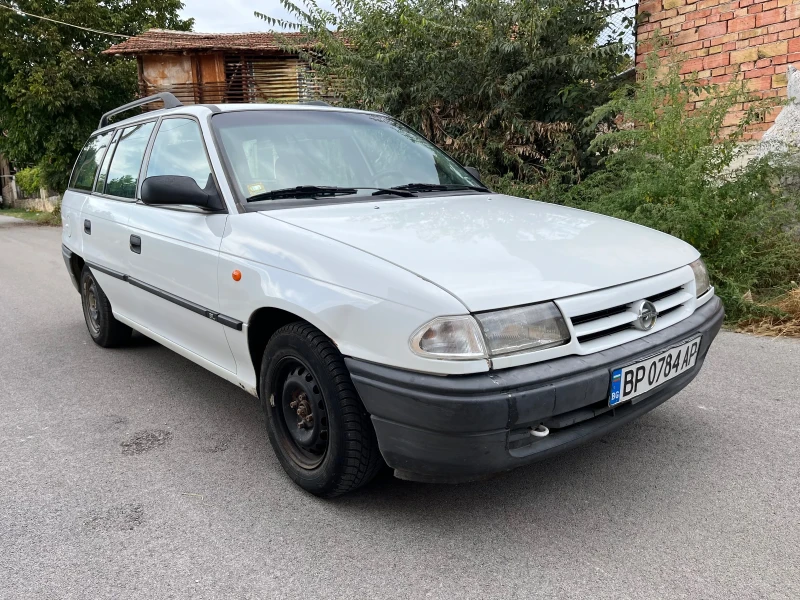 Opel Astra 1.4, снимка 2 - Автомобили и джипове - 47135084