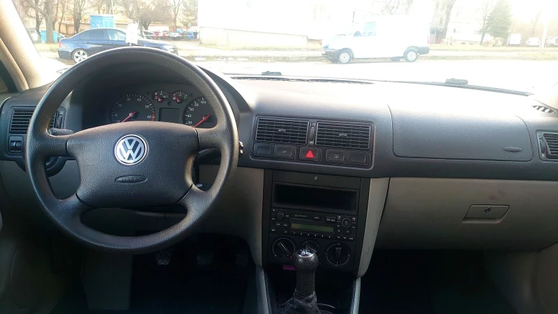 VW Golf 1.4i, снимка 11 - Автомобили и джипове - 48551358