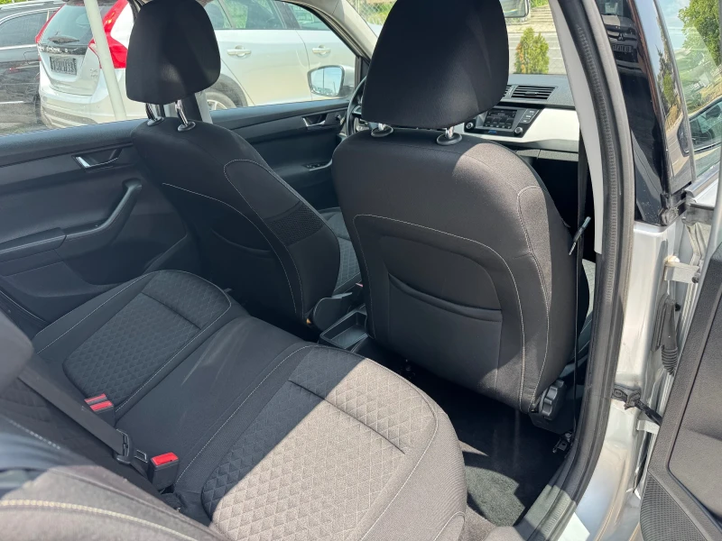 Skoda Fabia, снимка 10 - Автомобили и джипове - 50582729