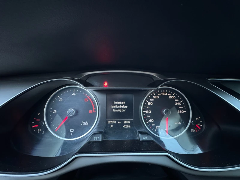 Audi A4 B8.5 S-LINE, снимка 16 - Автомобили и джипове - 52323753