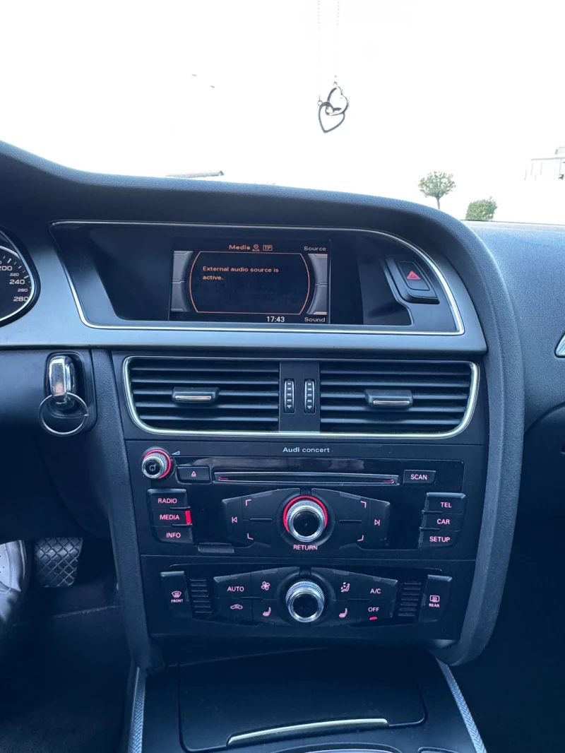 Audi A4 B8.5 S-LINE, снимка 14 - Автомобили и джипове - 52323753