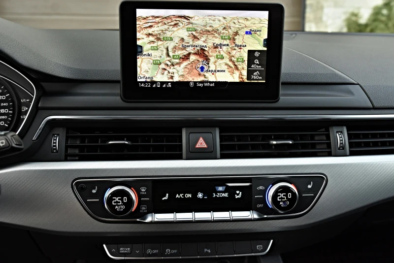 Audi A4, снимка 11 - Автомобили и джипове - 52743600