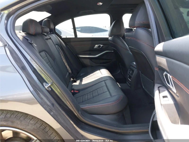 BMW 330 SPORT LINE* DIGITAL* AMBIENT* ПОДГРЕВ, снимка 10 - Автомобили и джипове - 52898698