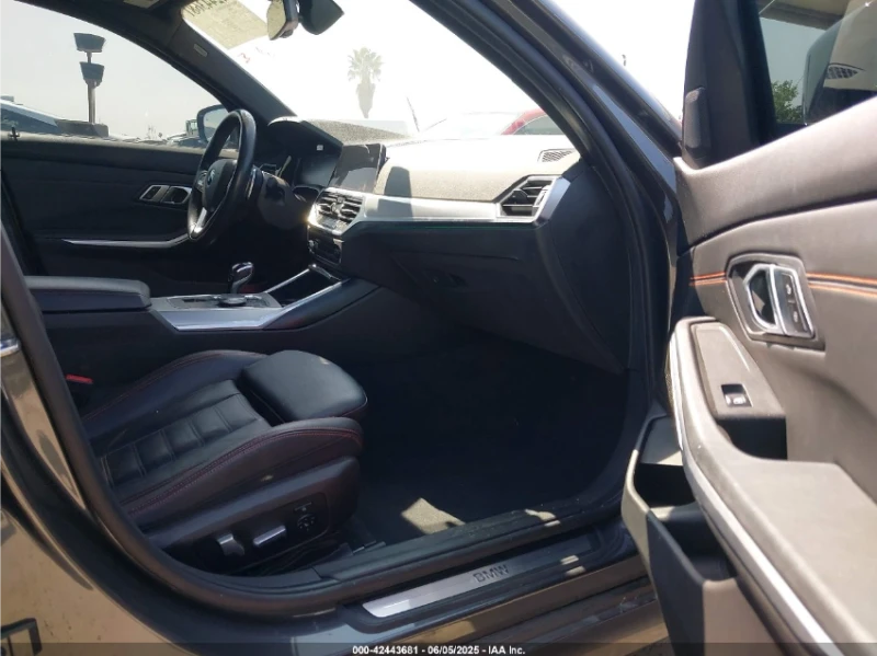 BMW 330 SPORT LINE* DIGITAL* AMBIENT* ПОДГРЕВ, снимка 8 - Автомобили и джипове - 52898698