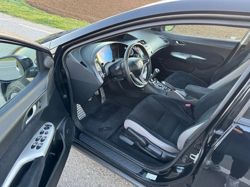 Honda Civic 1.8i, снимка 9 - Автомобили и джипове - 53330400