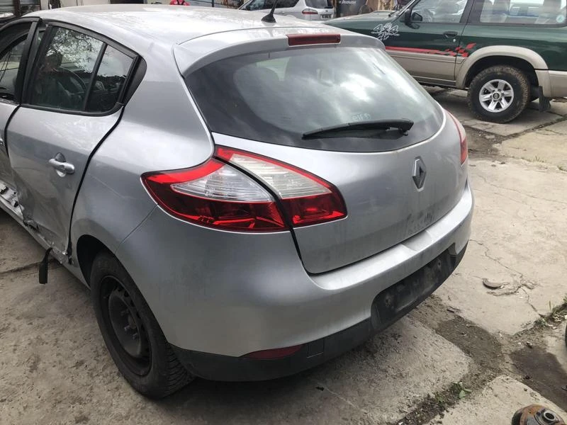 Renault Megane 1.5 dci на части, снимка 6 - Автомобили и джипове - 22334425