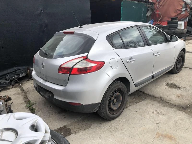 Renault Megane 1.5 dci на части, снимка 3 - Автомобили и джипове - 22334425