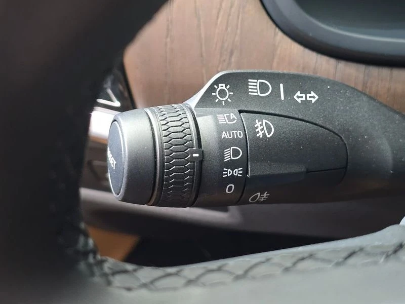 Volvo S90 2.0 Automatic, снимка 14 - Автомобили и джипове - 55975571