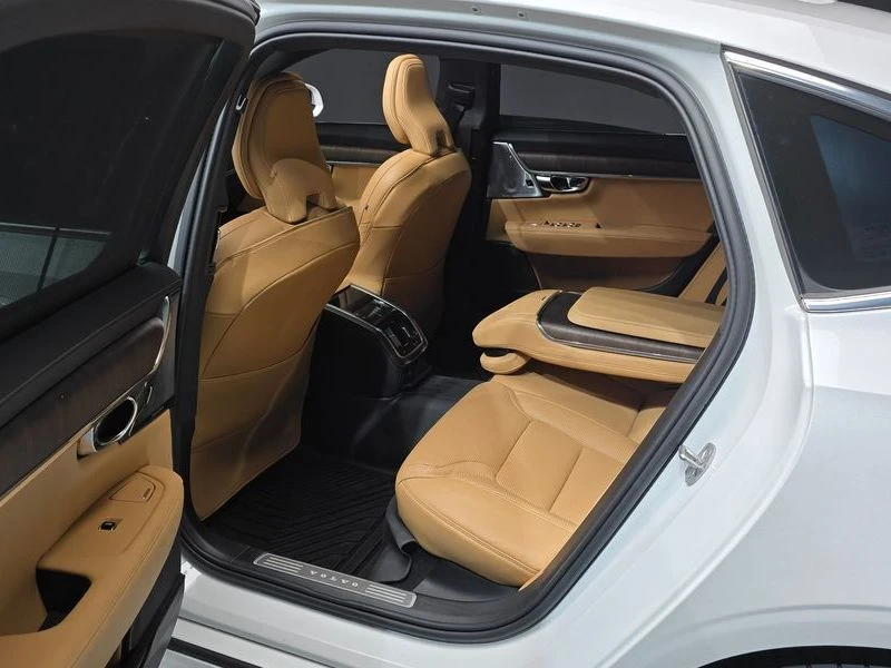 Volvo S90 2.0 Automatic, снимка 11 - Автомобили и джипове - 55975571