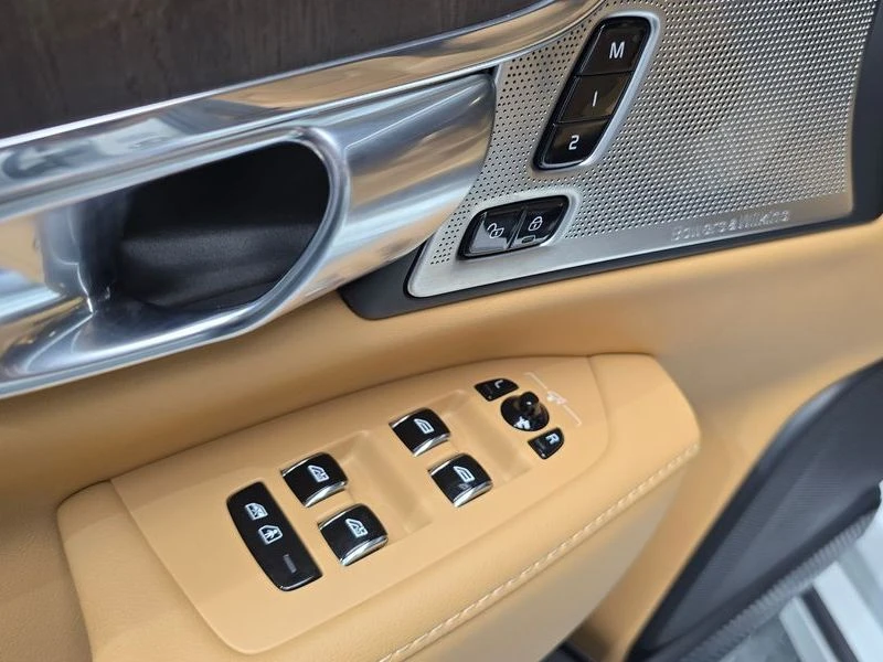 Volvo S90 2.0 Automatic, снимка 13 - Автомобили и джипове - 55975571