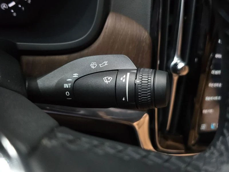 Volvo S90 2.0 Automatic, снимка 15 - Автомобили и джипове - 55975571