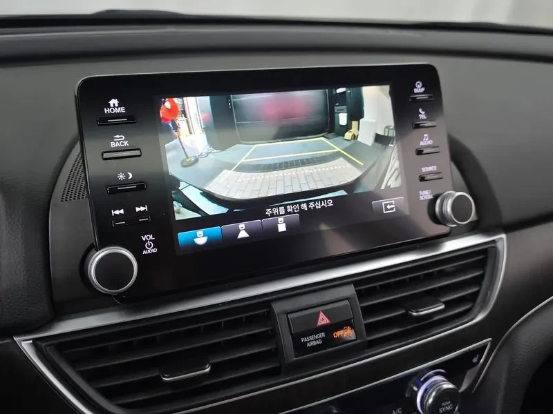 Honda Accord 10Th Generation 2.0 Hybrid Ex-L, снимка 15 - Автомобили и джипове - 56078775