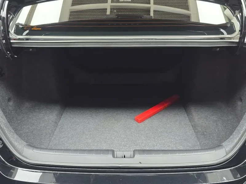 Honda Accord 10Th Generation 2.0 Hybrid Ex-L, снимка 17 - Автомобили и джипове - 56078775